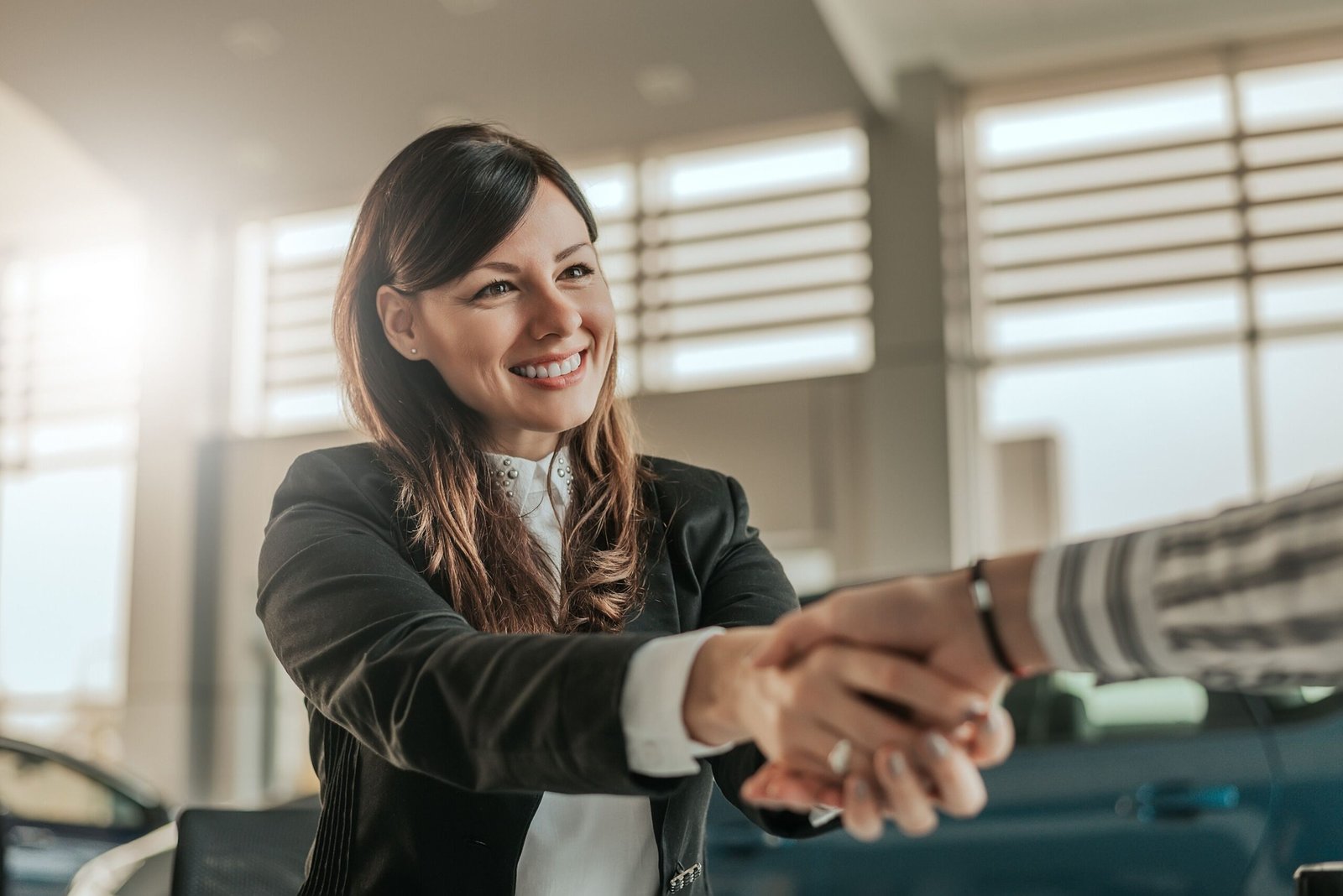 Profissional confiante em ambiente corporativo - Fast English